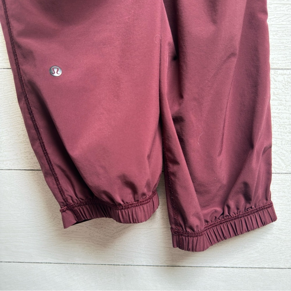 Lululemon Burgundy Wine Light Weight Tapered Jogger Pants Size M /Size 10 - Picture 5 of 8